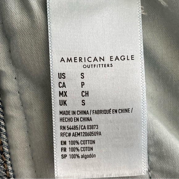 American Eagle Medium Wash Oversized Boyfriend Distressed Jean Jacket Small - Picture 12 of 12